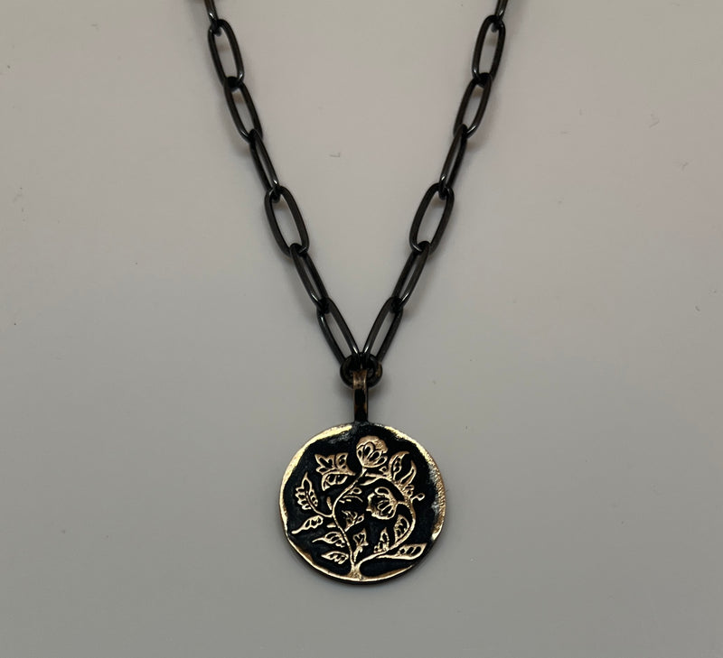 The Traveler - Pendant w/ paperclip chain - Bronze