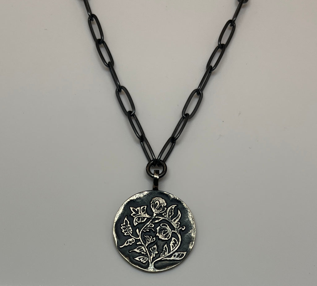 The Traveler - Pendant w/paperclip chain - Oxidised Silver
