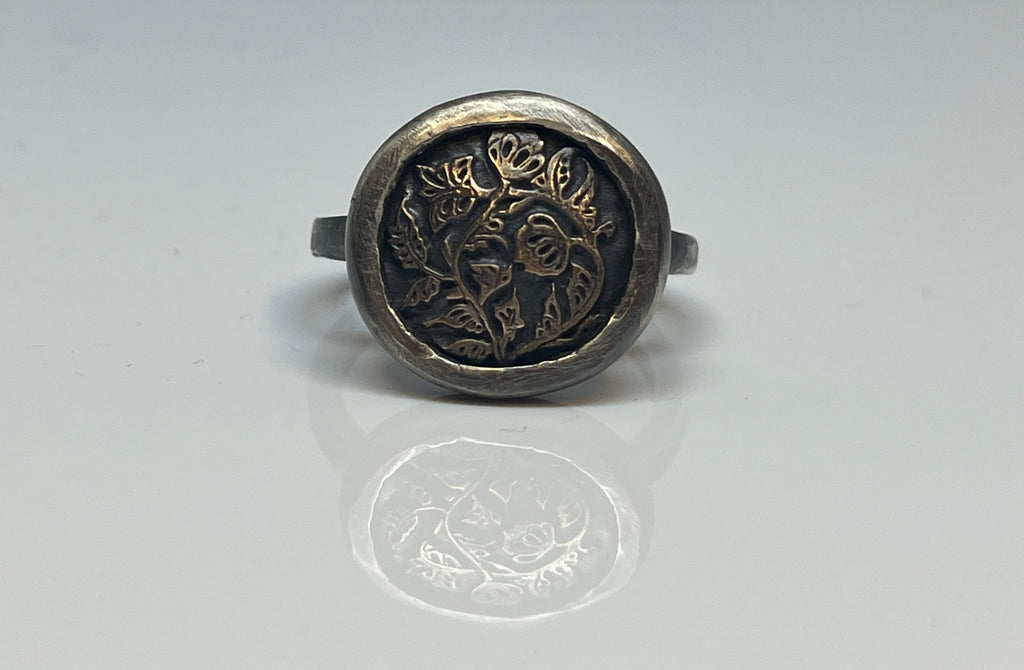 The Traveler - Signet ring - Medium - Oxidised silver and bronze