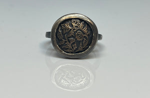 The Traveler - Signet ring - Medium - Oxidised silver and bronze