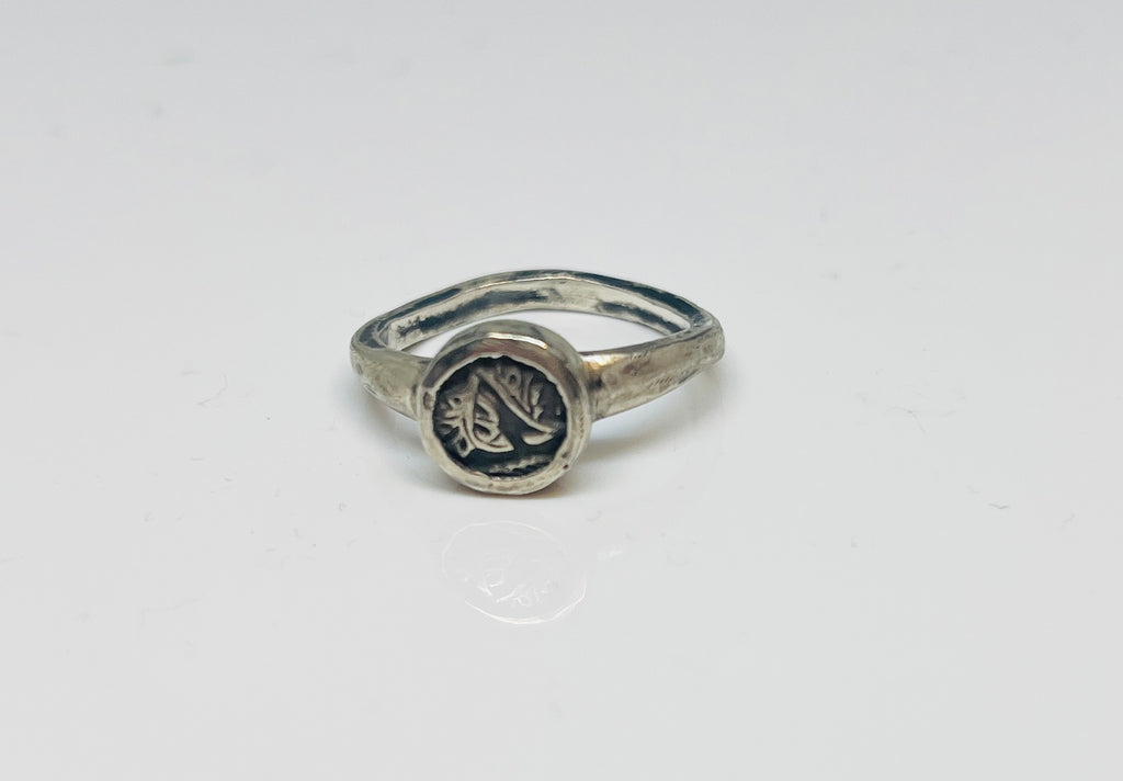 The Traveler - Signet Ring - Small - Silver/Oxidised silver