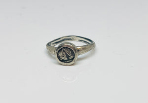 The Traveler - Signet Ring - Small - Silver/Oxidised silver