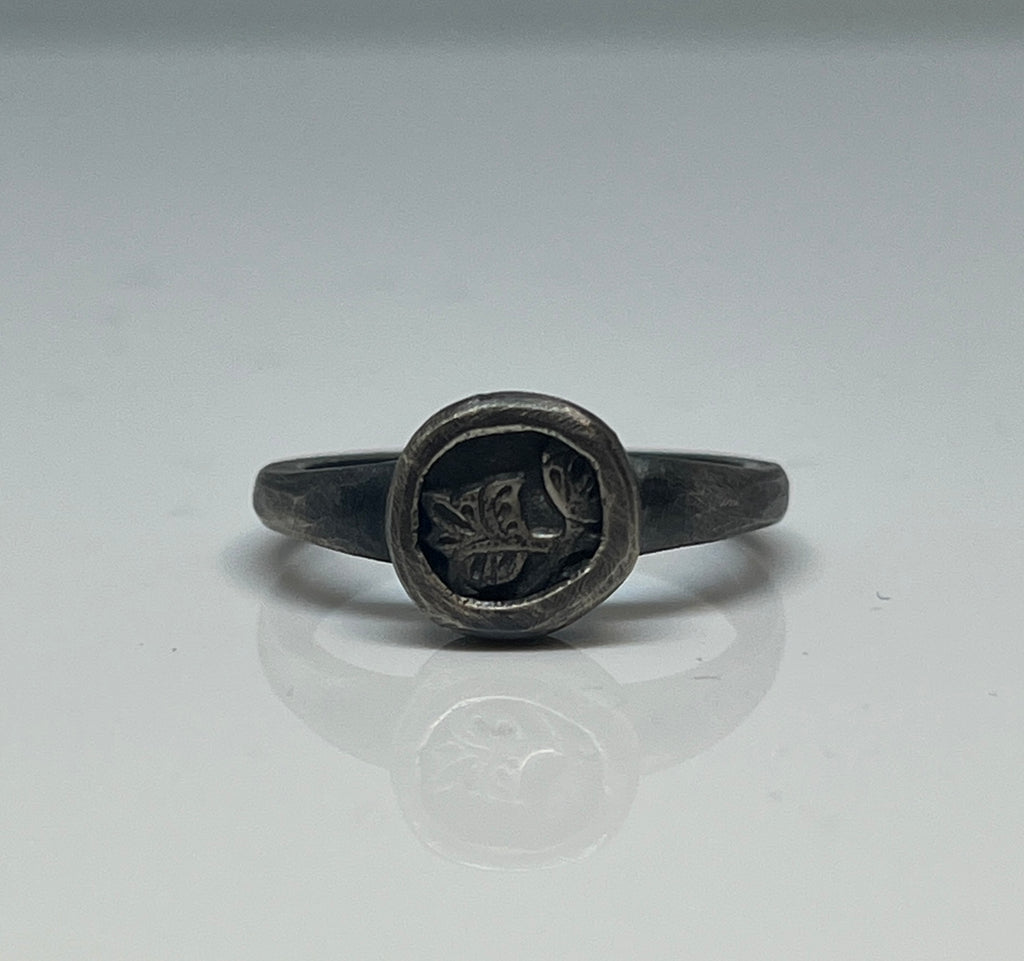 The Traveler - Signet ring - Small - Oxidised silver