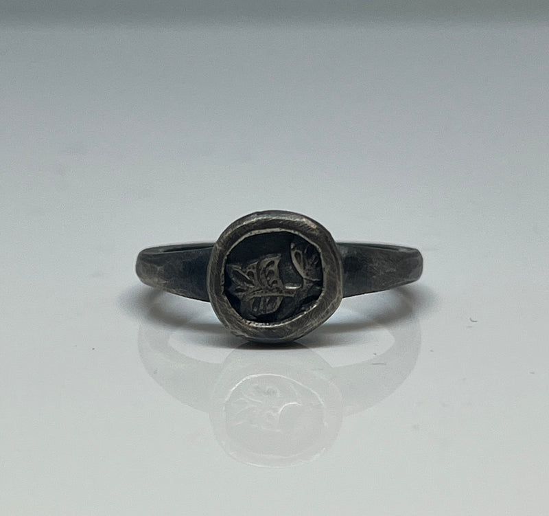 The Traveler - Signet ring - Small - Oxidised silver
