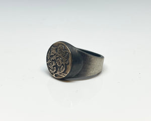 The Traveler - Signet Ring - Big - Bronze