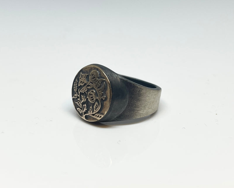 The Traveler - Signet Ring - Big - Bronze