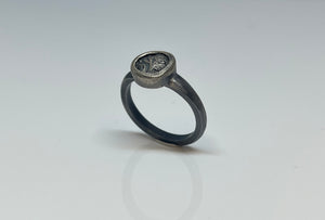 The Traveler - Signet ring - Small - Oxidised silver