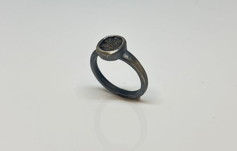 The Traveler - Signet Ring - Small - Oxidised silver and bronze