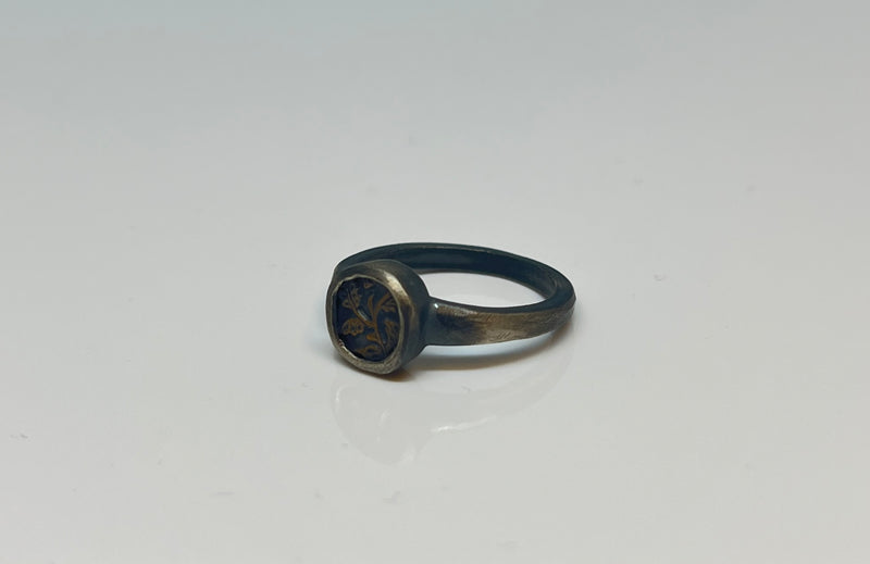 The Traveler - Signet Ring - Small - Oxidised silver and bronze