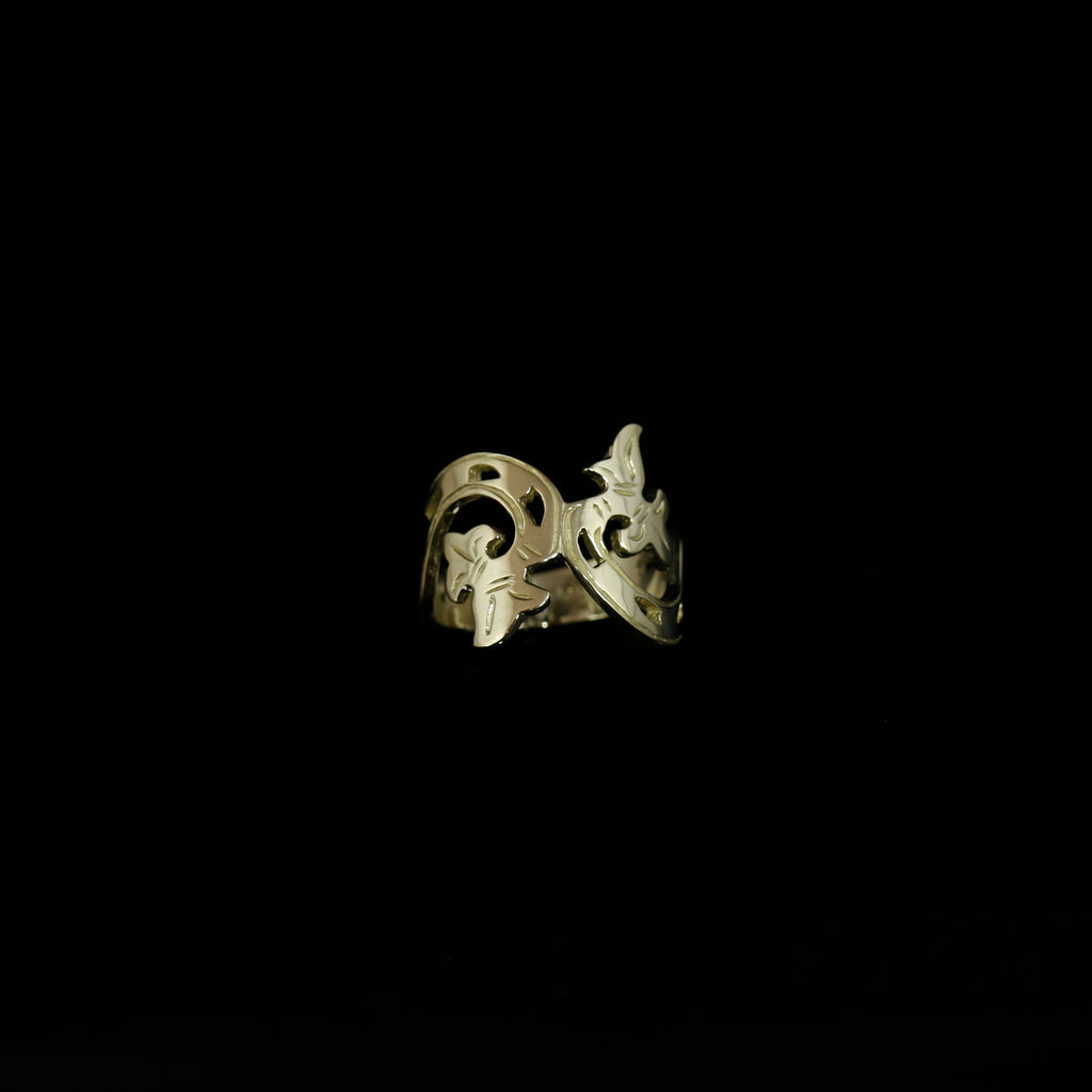 Acanthus Ring - Decorated Band - Gold