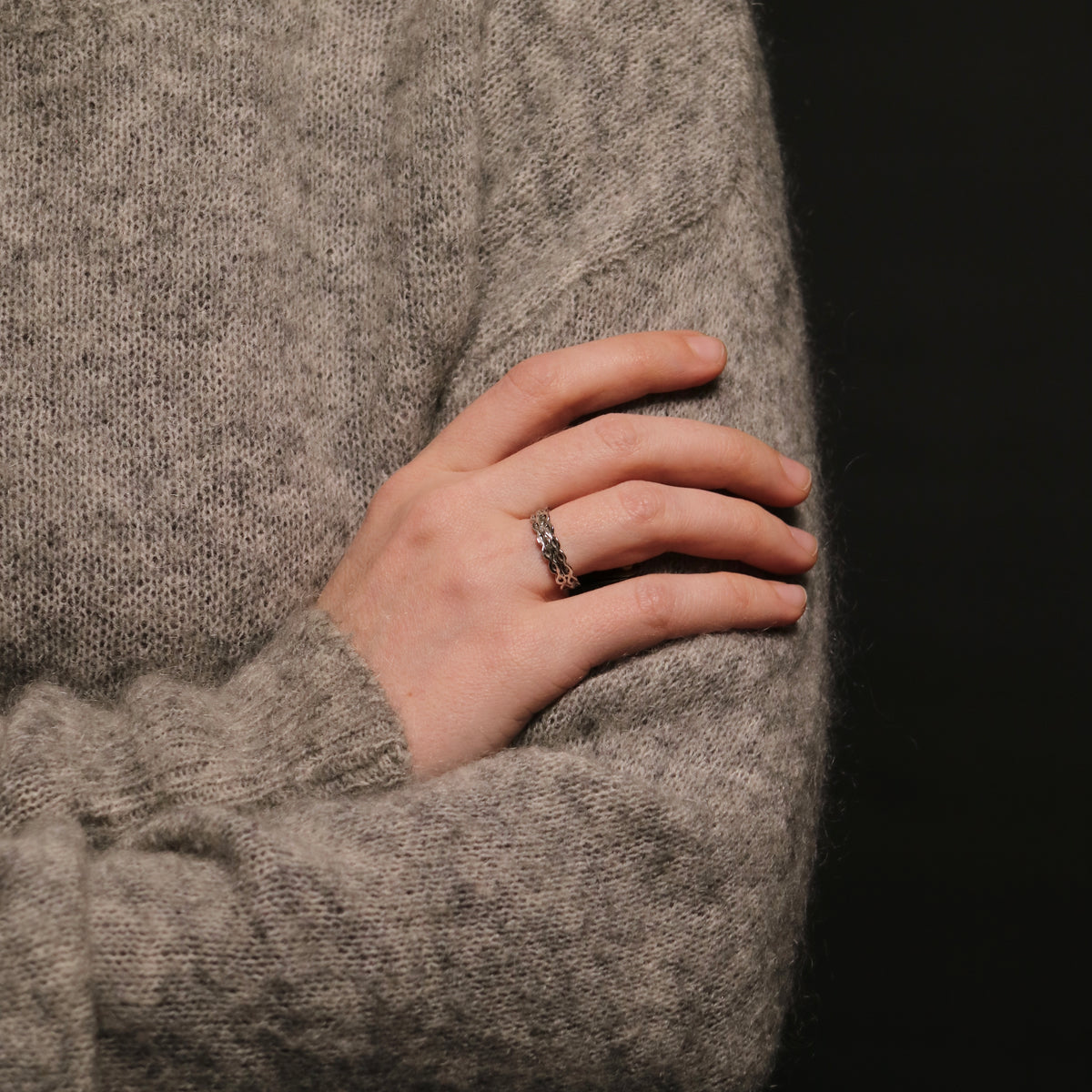 Knitting Ring - Small Stitch - White Gold – FríðaSkart